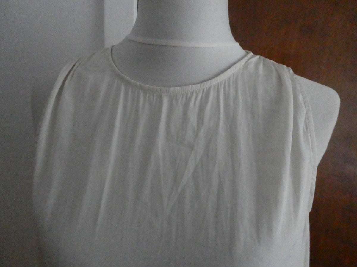 Gap Women's Ivory Sleeveless Romper Shorts Lined Size Large NWT Pull On