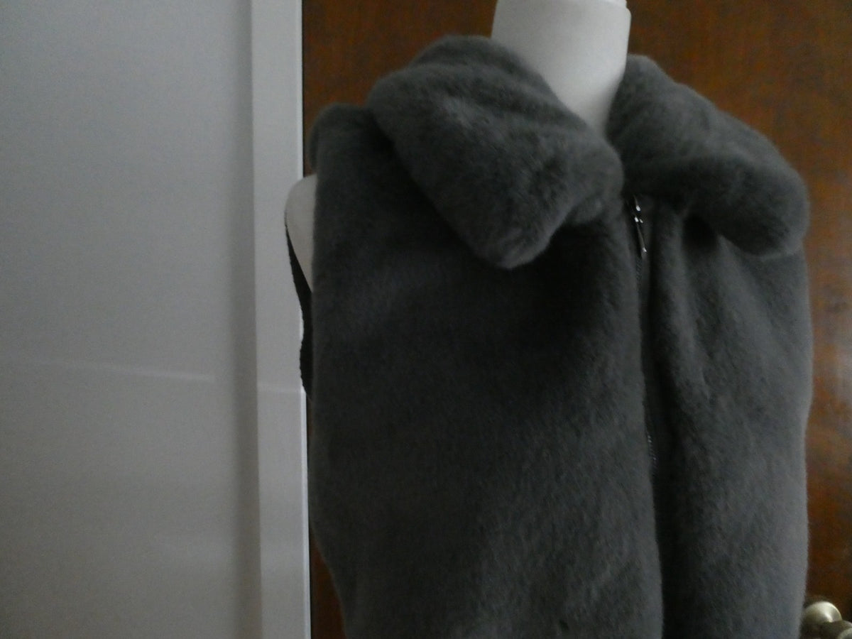 White House Black Market Women's Gray Faux Fur Sweater Vest Zip Front Size Large