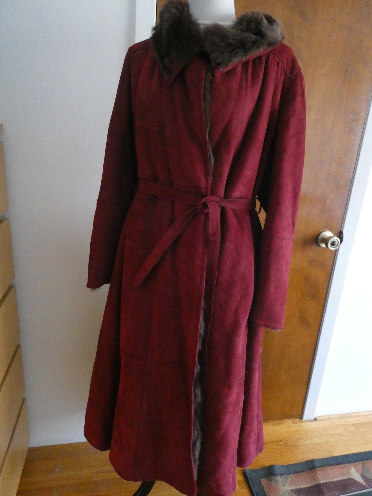 Women's Wine Shearling Sheepskin Long Winter Coat Spain 38 US 8 Runs big US 12