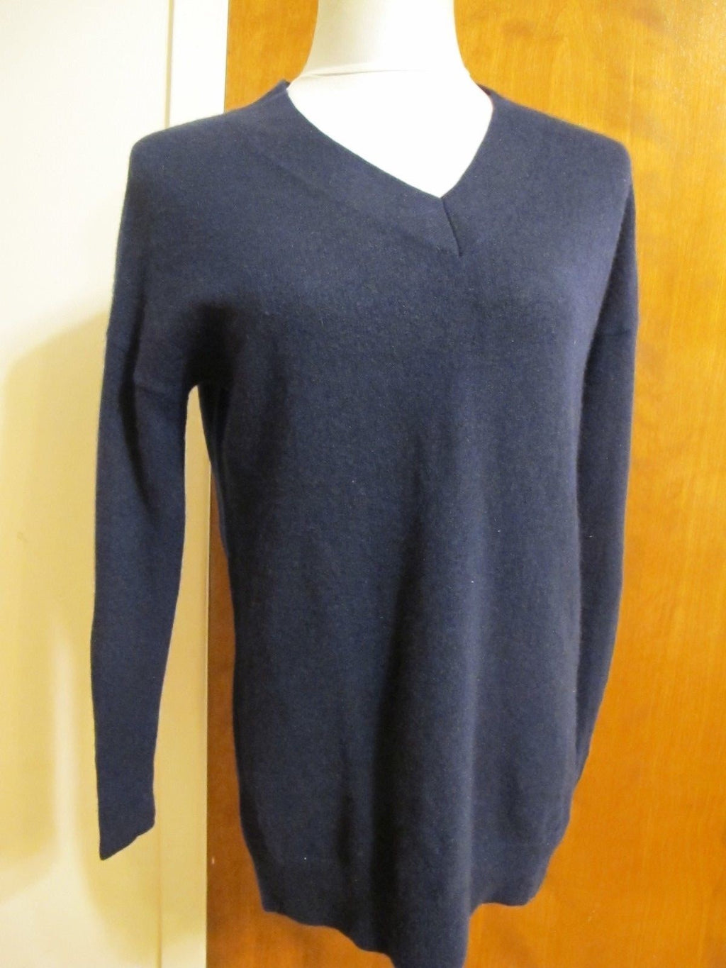 Bloomingdale's women's dark navy 2ply cashmere trim polyurethane sweater Medium 