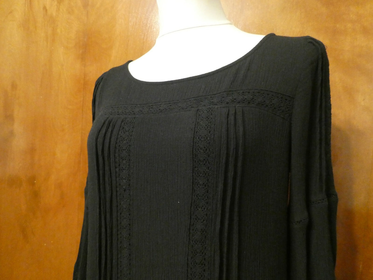Sanctuary women’s black 3/4 sleeves detailed lined rayon dress Small