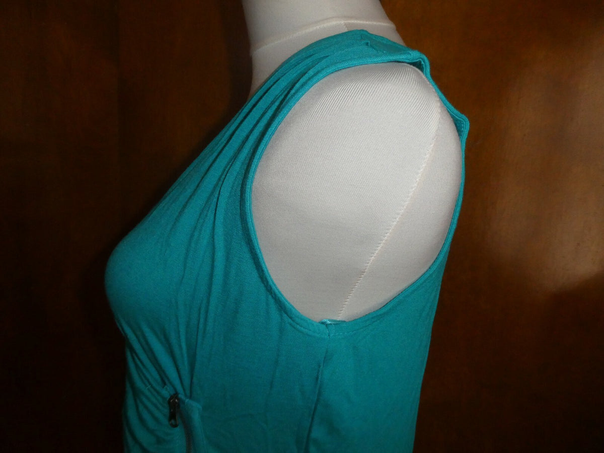 ONE A women's green detailed zipper front rayon top Large (fits size Medium)
