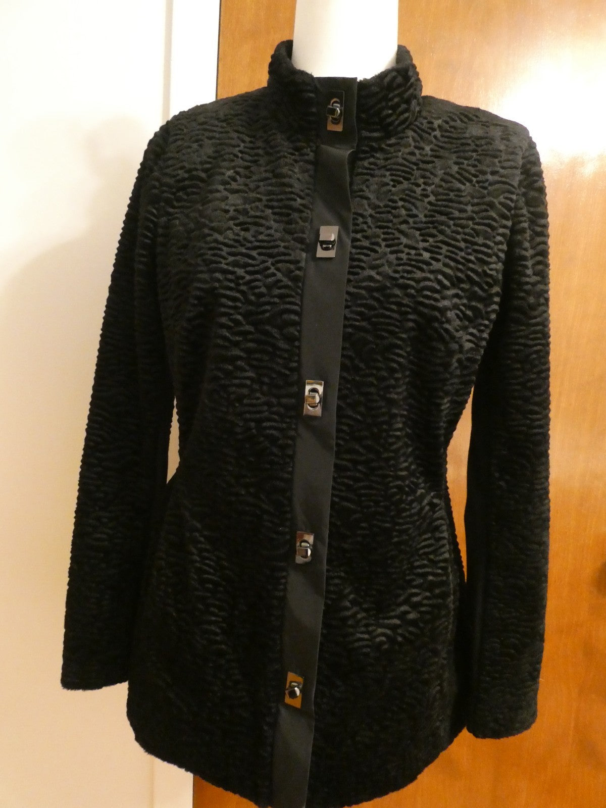 Carol Anderson By Invitation Women Textured Velour Black Jacket Toggle Buttons S