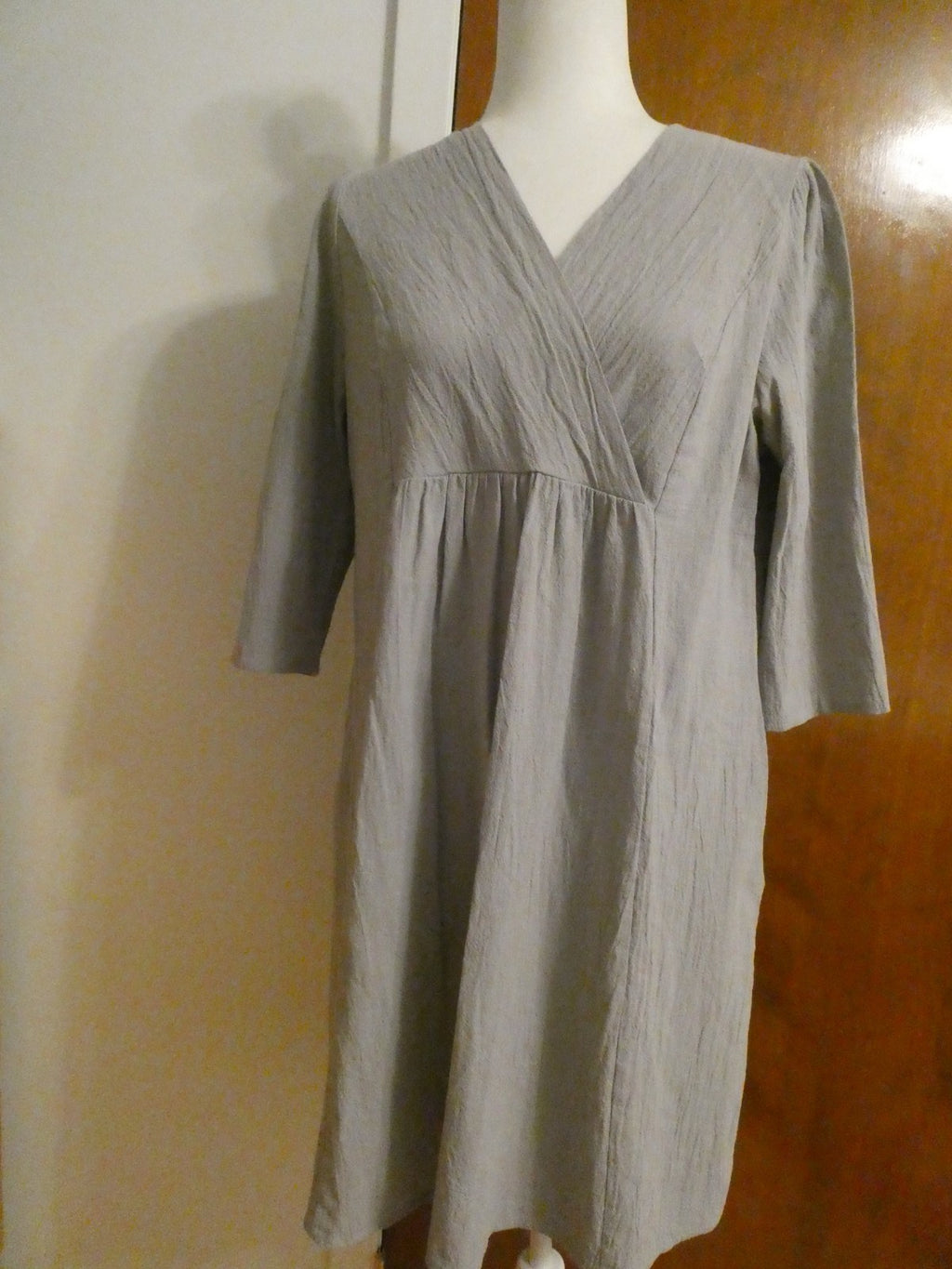 Gray Textured Shift Dress XL Fits L V-Neck Empire Waist Pockets Casual Macy's