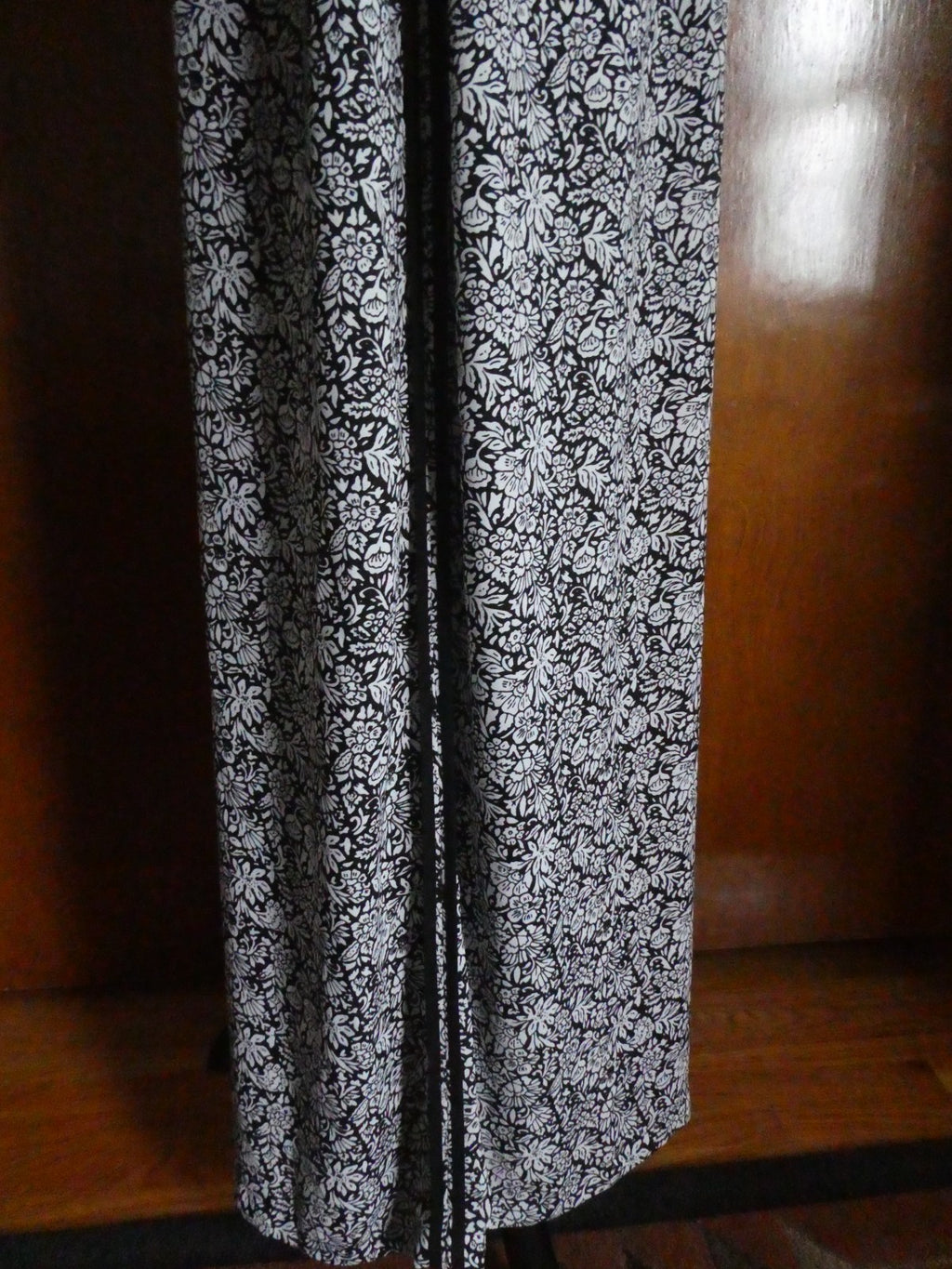 Maxi Dress Size S Black White Floral Sleeveless Elastic Waist LOFT Size Small