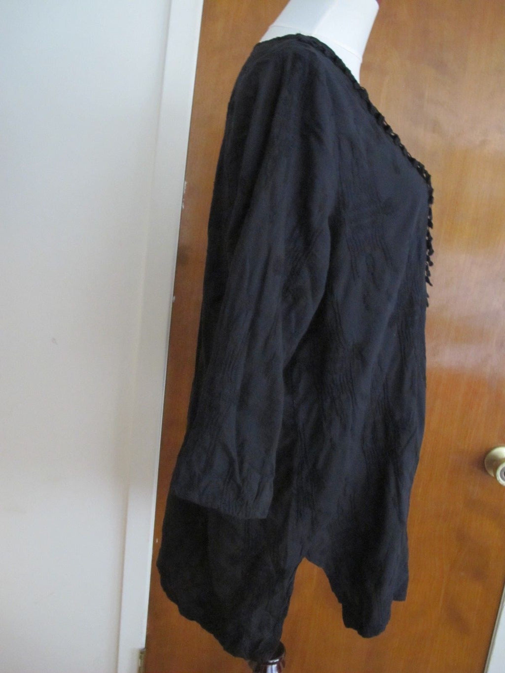 XCVI women's black cotton crafted embroidered top XLarge NWT