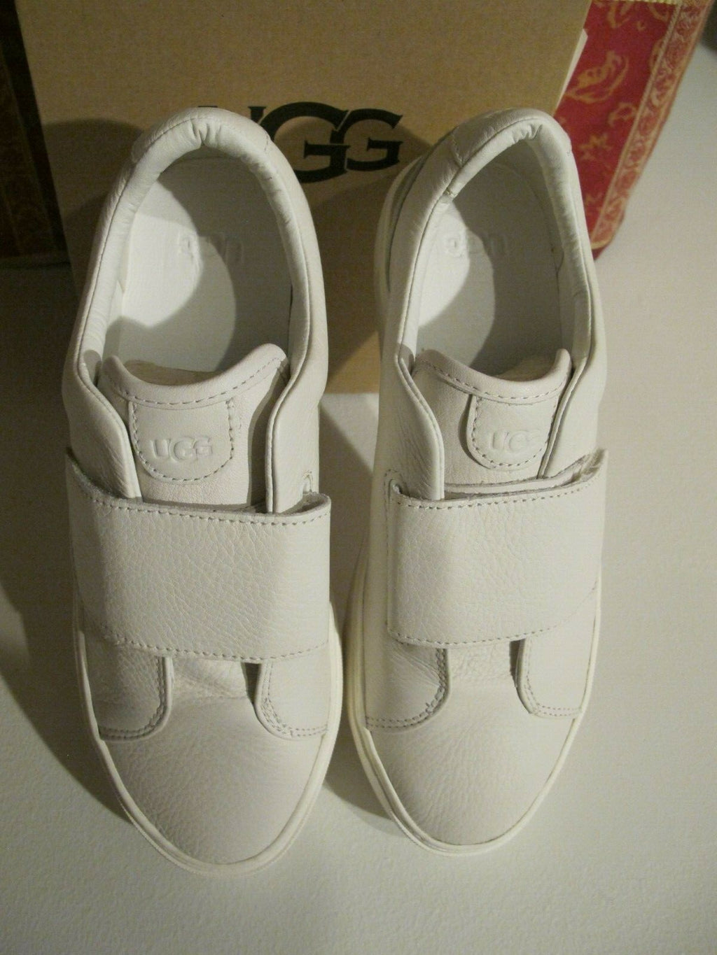 UGG Australia Neri Women's White Leather Fashion Sneaker Size 8 Style# 1106621