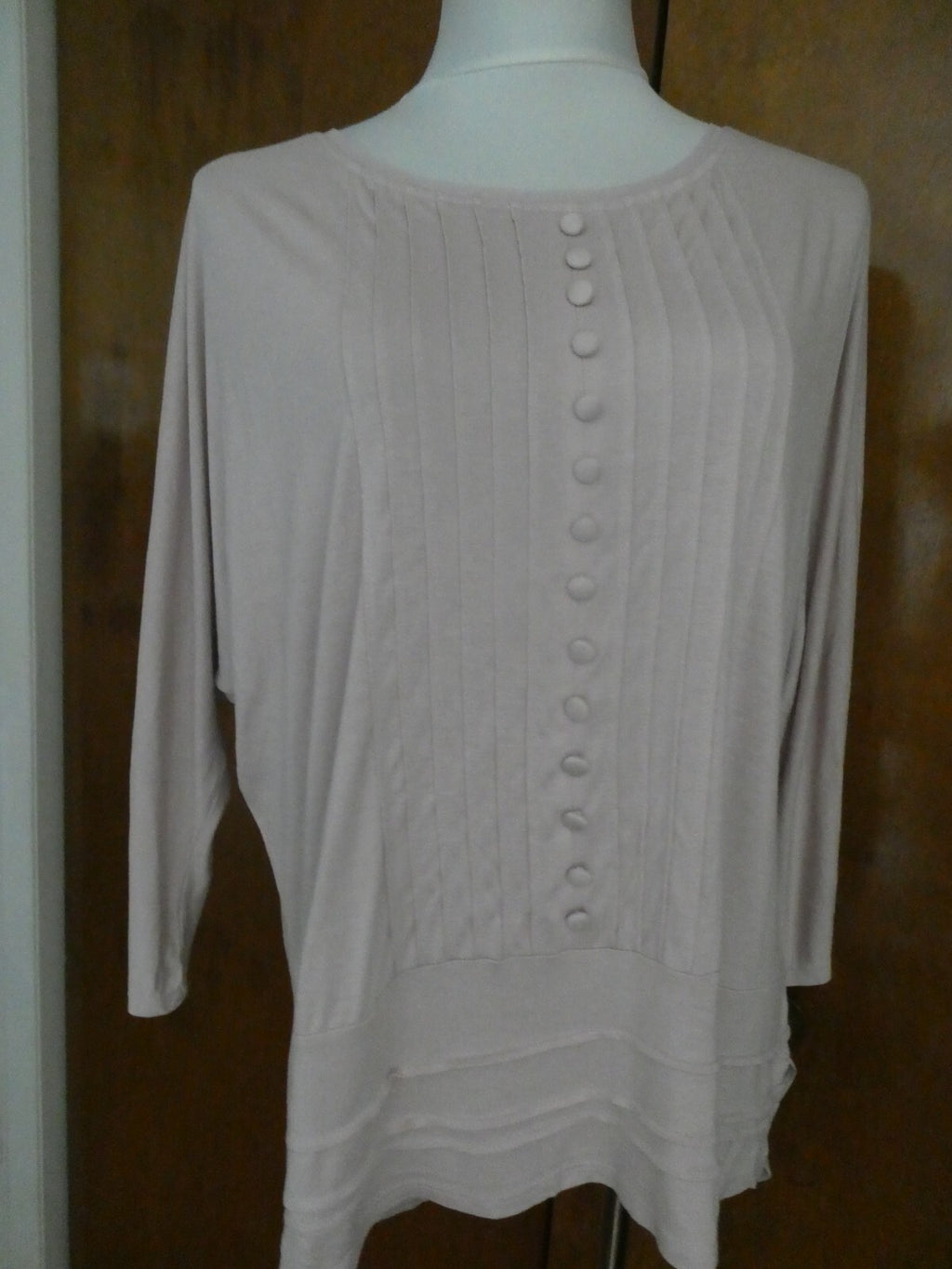 Gap women's light pink 100% rayon detailed top size Large 