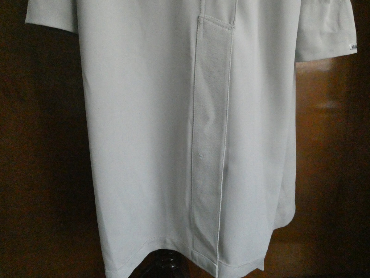 Holt Renfrew women' light gray 1/2 lined buttons belted long coat size 10 petite