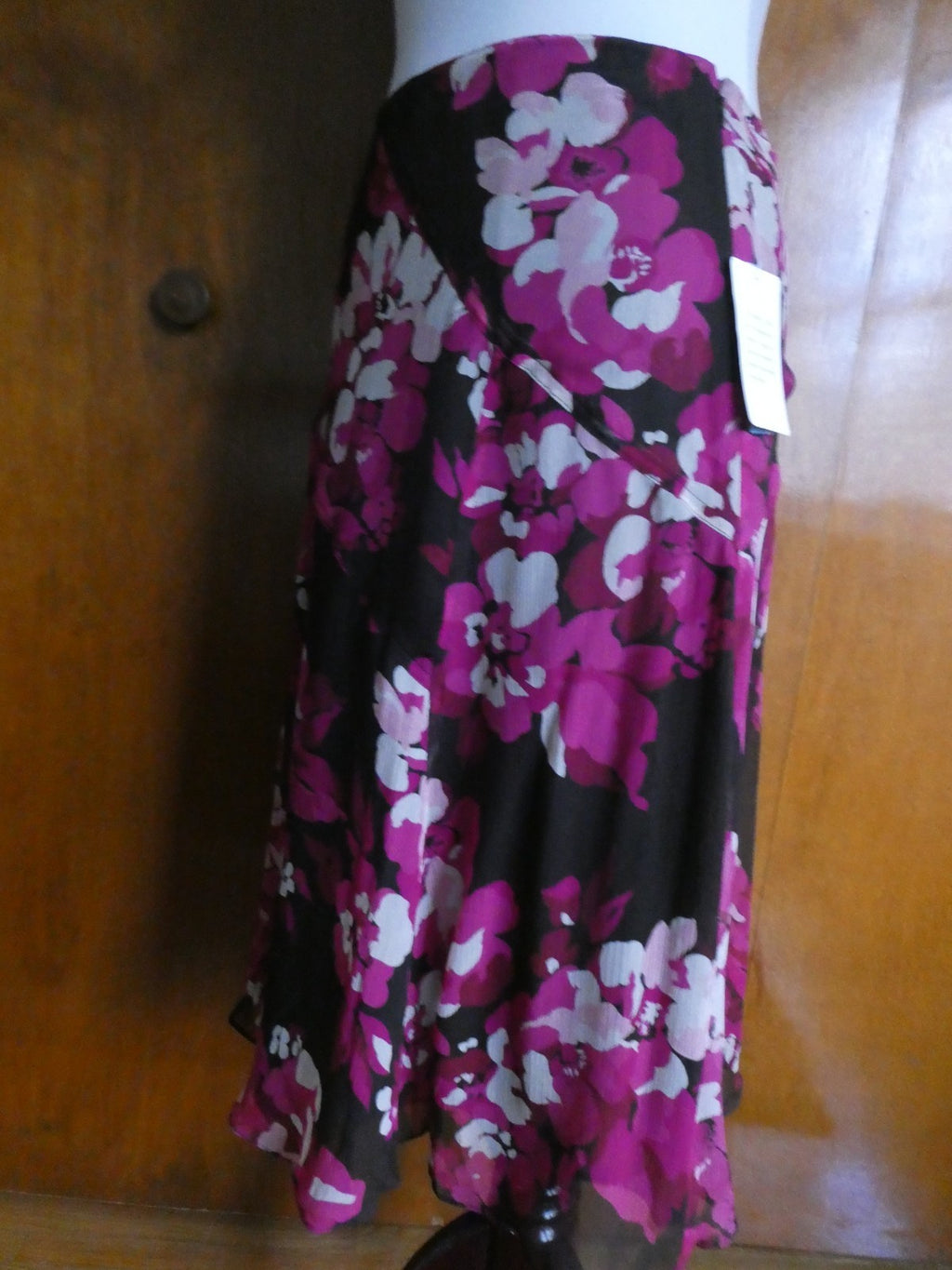 Nine West women's 100% Silk Lined Multicolor Gorgeous Skirt Size 2