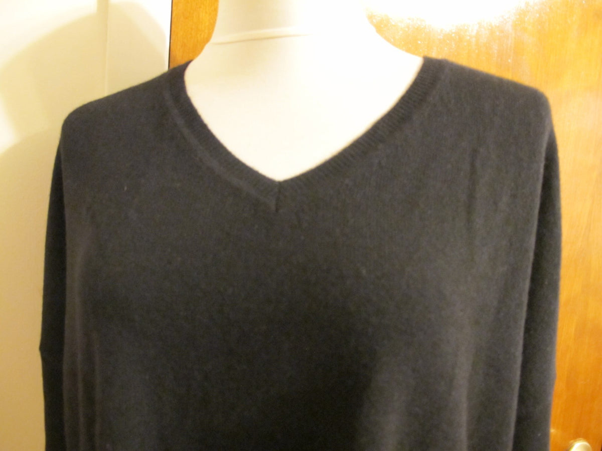 Bloomingdale's Women's Black 2 Ply Cashmere V-Neck Sweater ML 