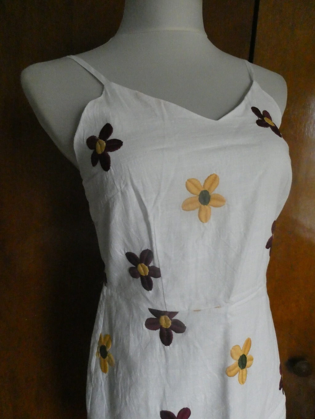 Shein women lined white embroidered dress size medium (can fit size small)