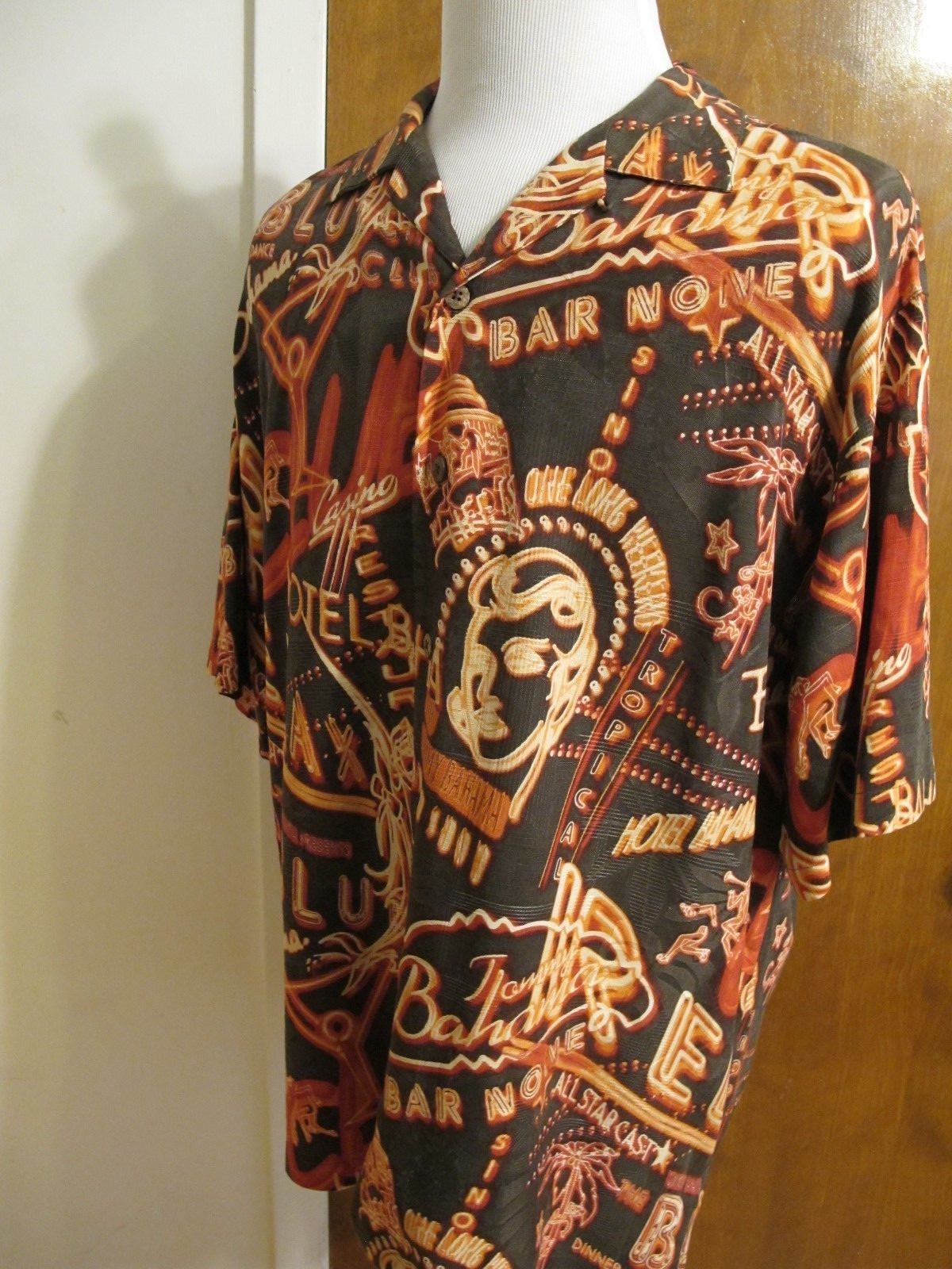 Tommy Bahama Mens Beach Silk Multi Color Brown Red Shirt short sleeves Large