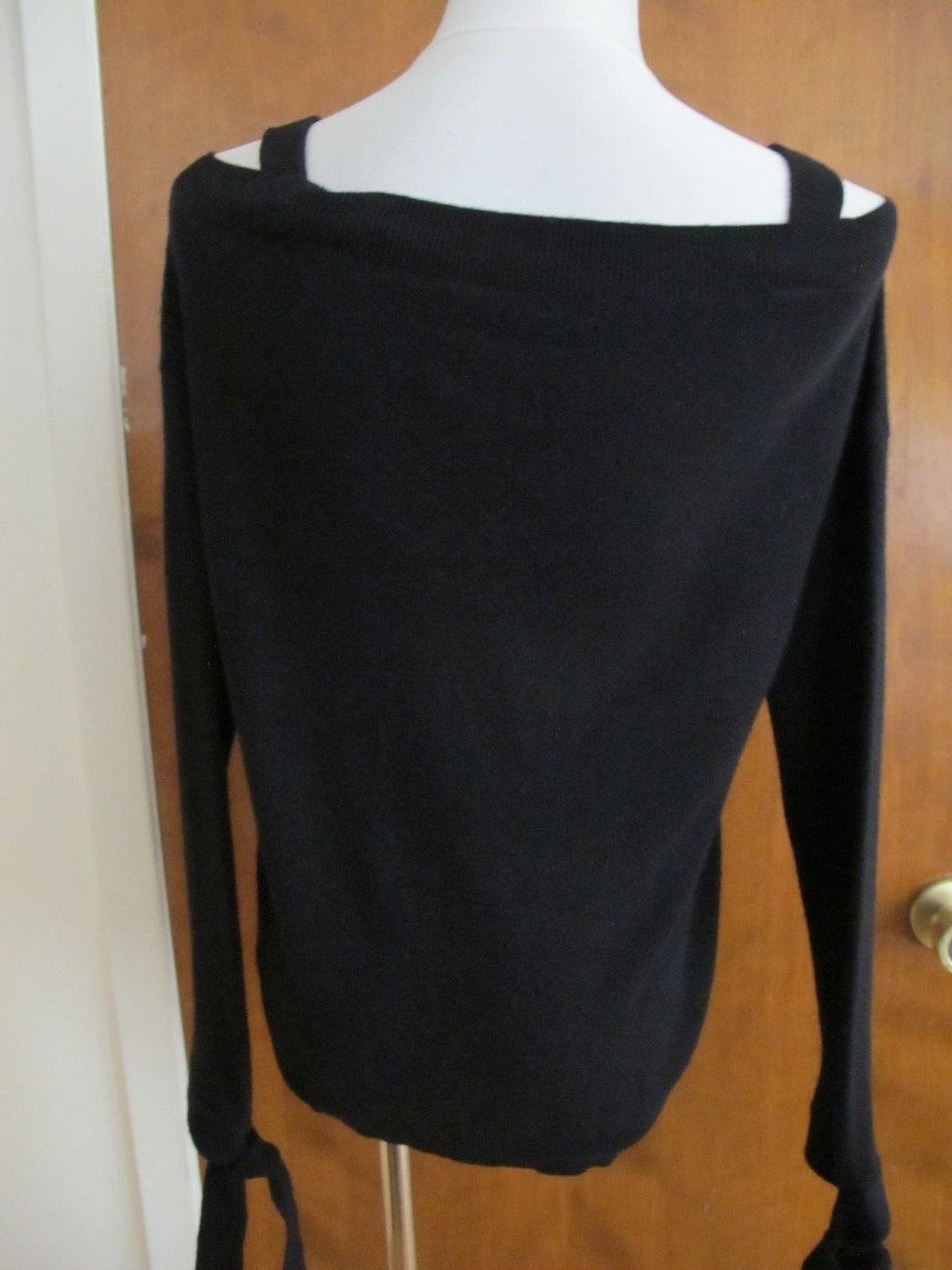 Theory Women's Black Cashmere Sweater P 