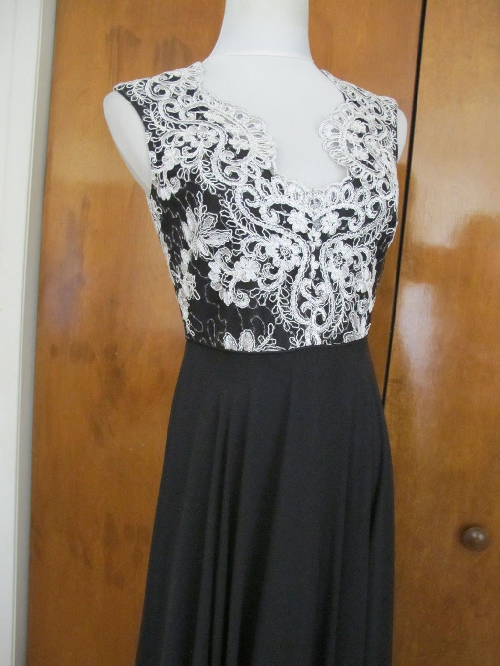 Aidan Mattox Women's Black Detailed Floral Lace Evening Maxi A-line Dress 4 New