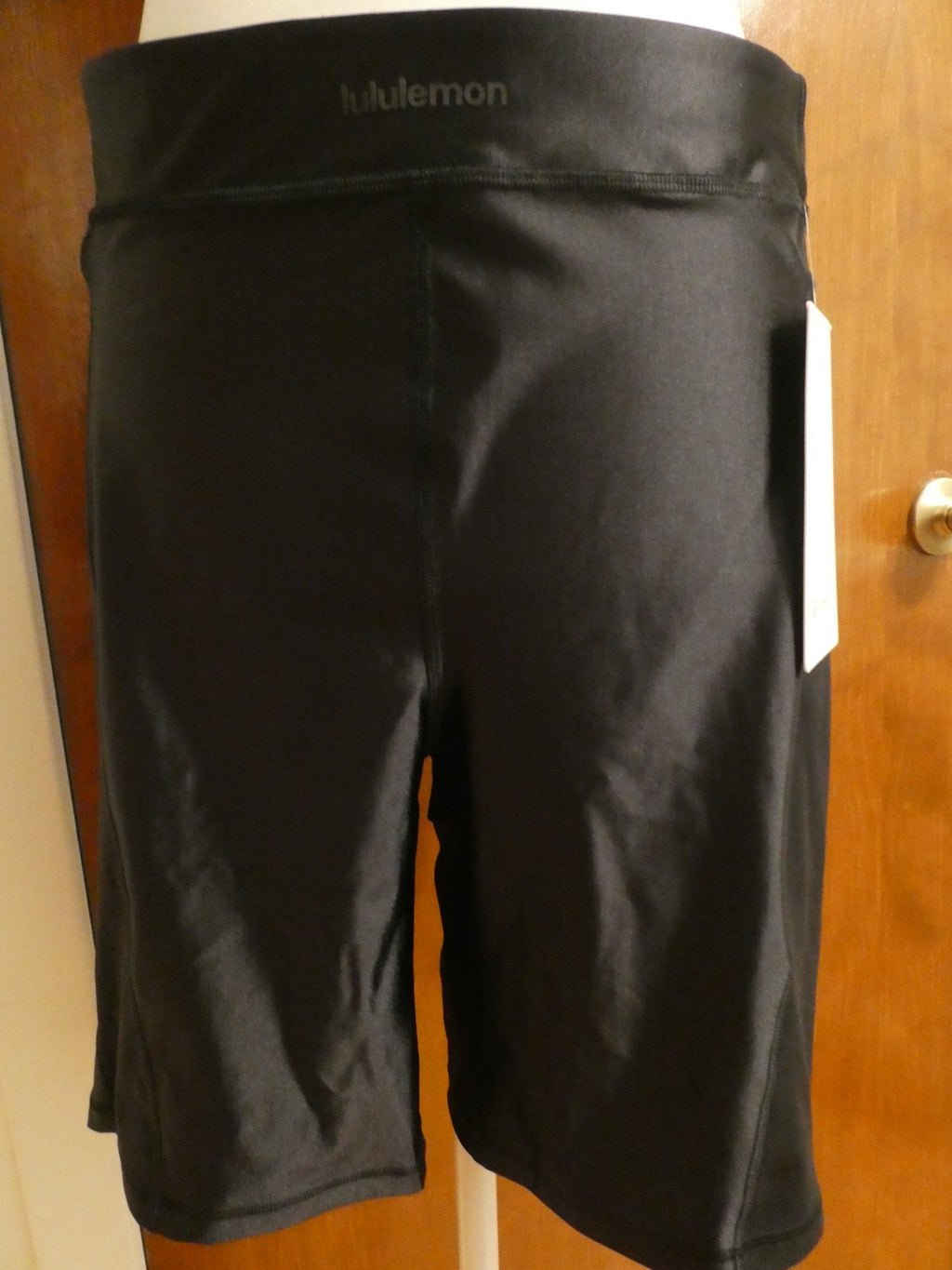 Lululemon Satin Shine Panelled HR Short 8" Wordmark Black Size 14 NWT