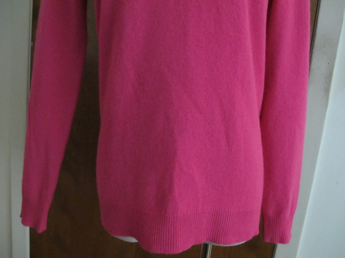 Bloomingdale's women's pink 2ply cashmere V neck long sleeves sweater Small NWT