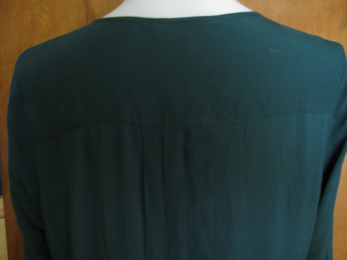 Jaye E women's emerald rayon top size large NWT