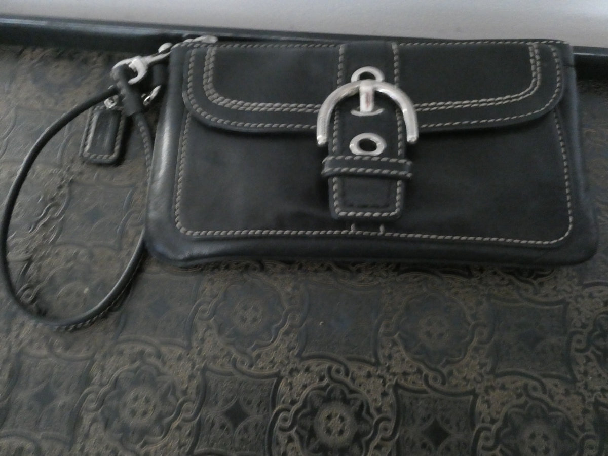 Authentic Vintage Coach Women’s Leather Wristlet Black Small Wallet