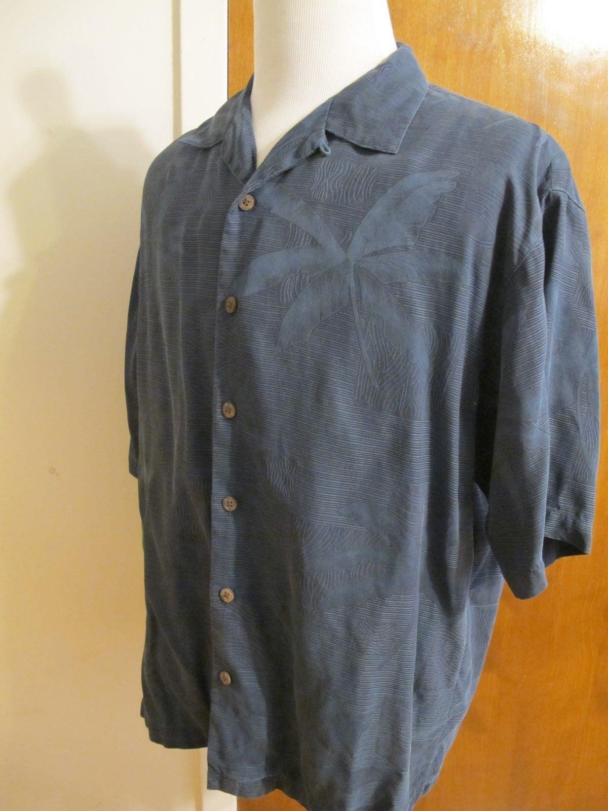 Tommy Bahama Men's Summer Silk Multi Color Blue Black Shirt Size Large 