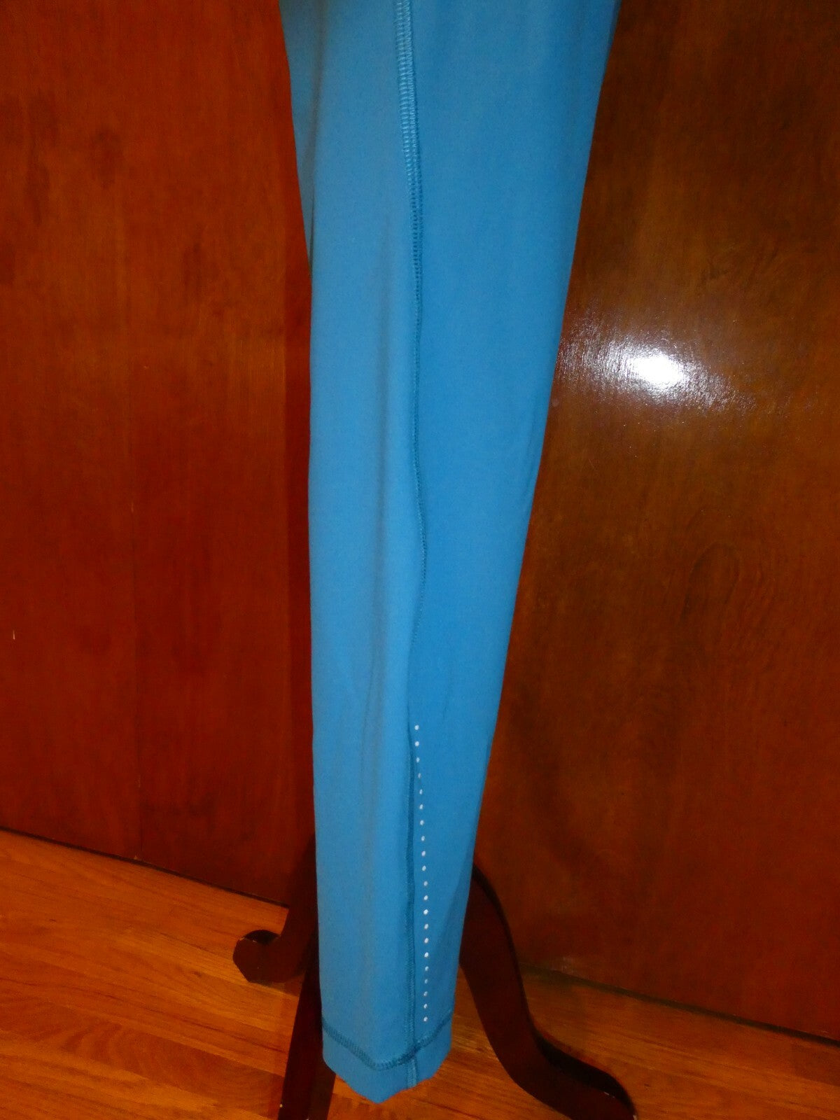 Lululemon women's jogger blue swift speed HR tight 4, 6 (runs small)