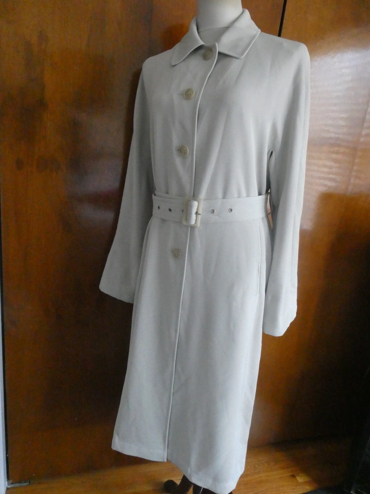 Holt Renfrew women' light gray 1/2 lined buttons belted long coat size 10 petite