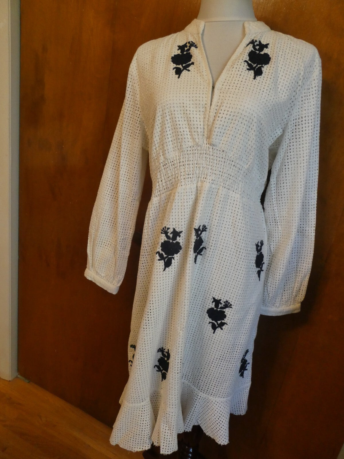 Anthropologie Hemant & Nandita Embroidered Eyelet V- Neck Dress Size 12 $228