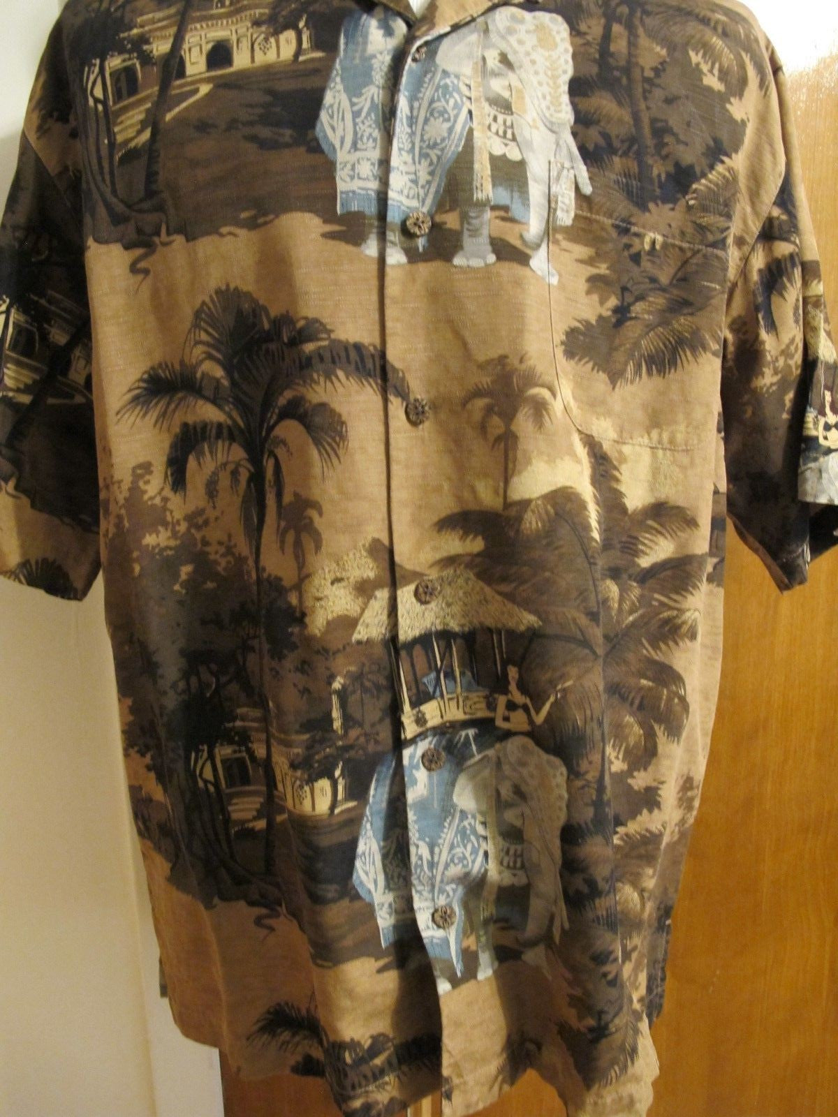 Tommy Bahama Men's Silk Multi Color Brow Blue Gray Beach Shirt Large Very Nice