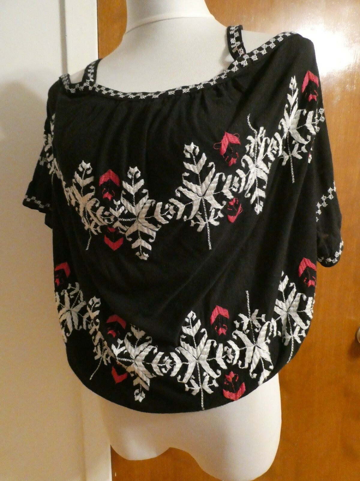 Free People women's black embroidered open shoulder viscose top small (fits M) 