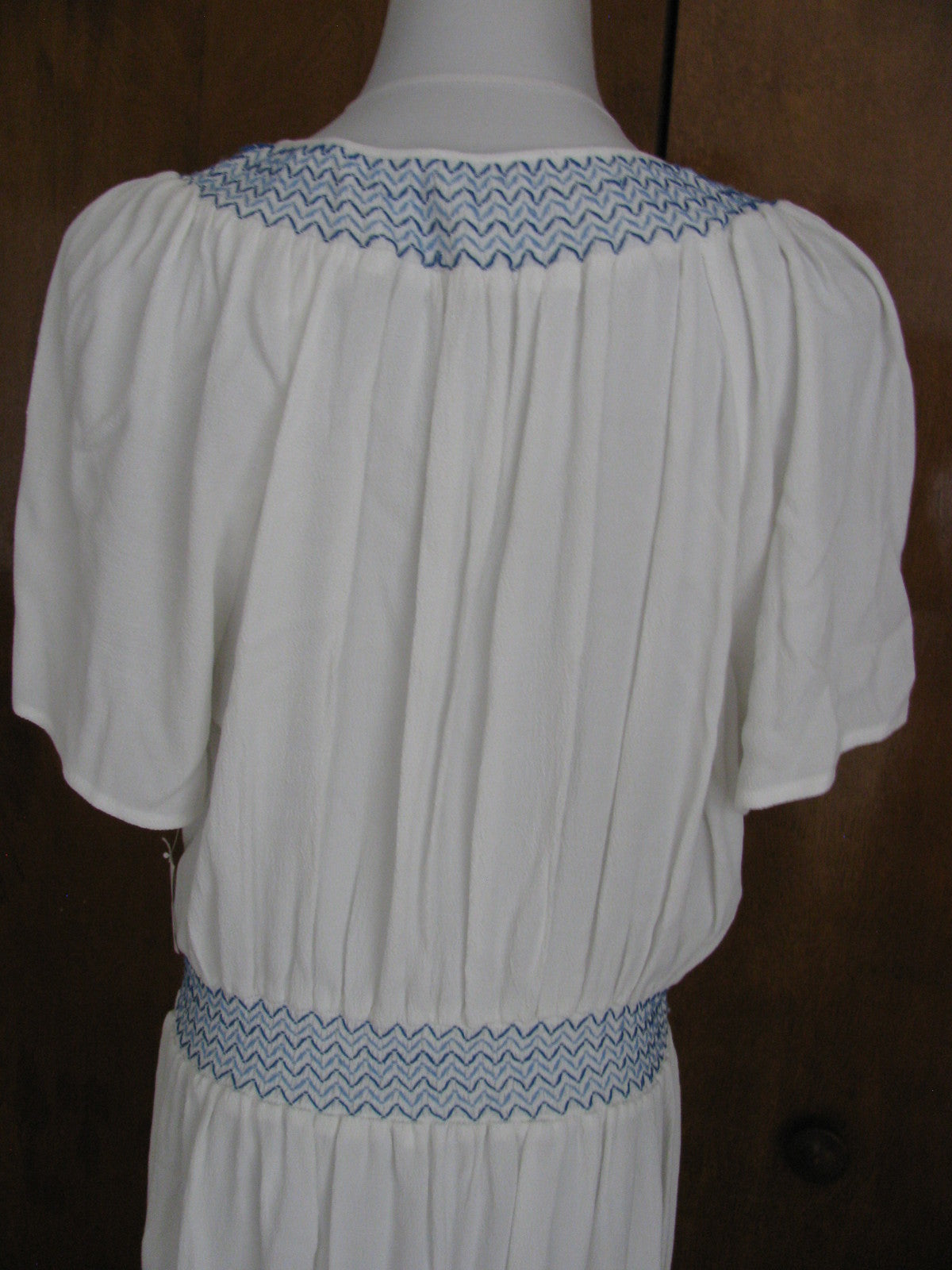 Impulse women's white embroidered dress size XLarge NWT 