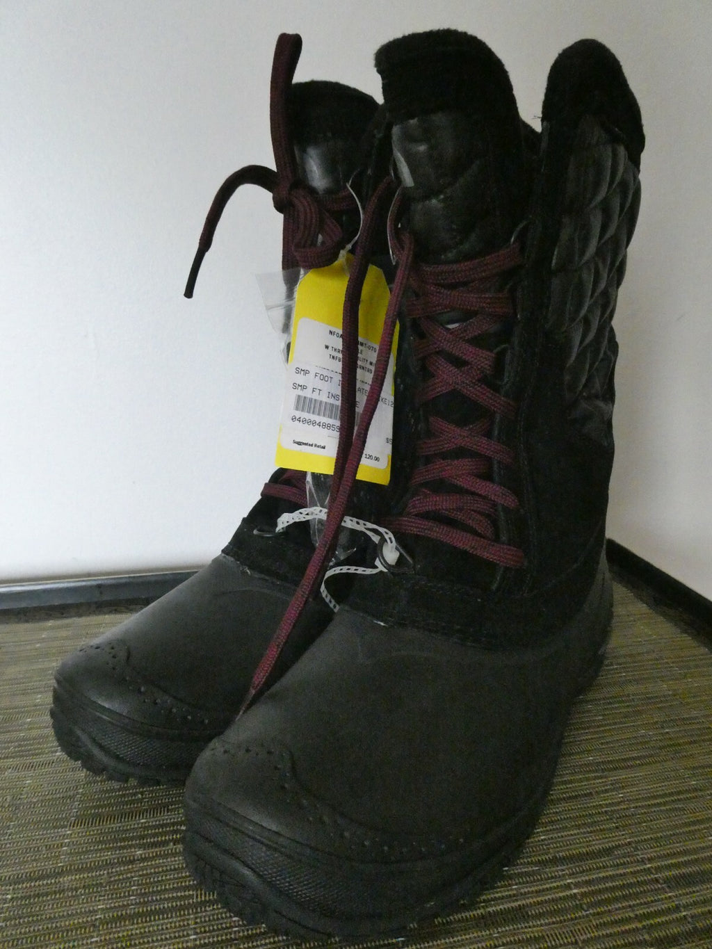 The North Face autentically black waterproof lace-up New boot size 7