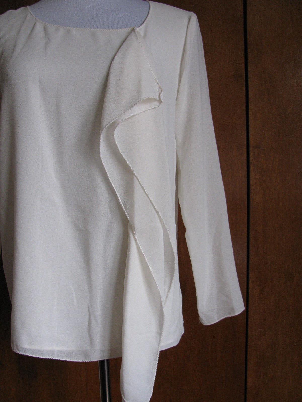 Max Studio women's ivory ruffle blouse long sleeves top size small NWT