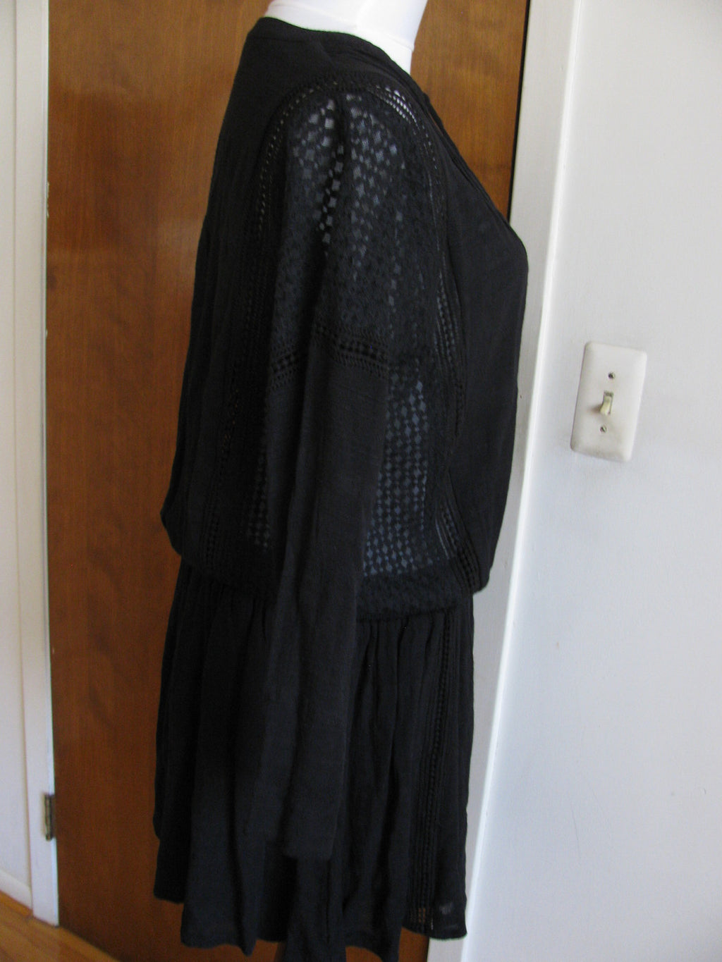 Free People women’s black 3/4 sleeves lined rayon sweater dress small