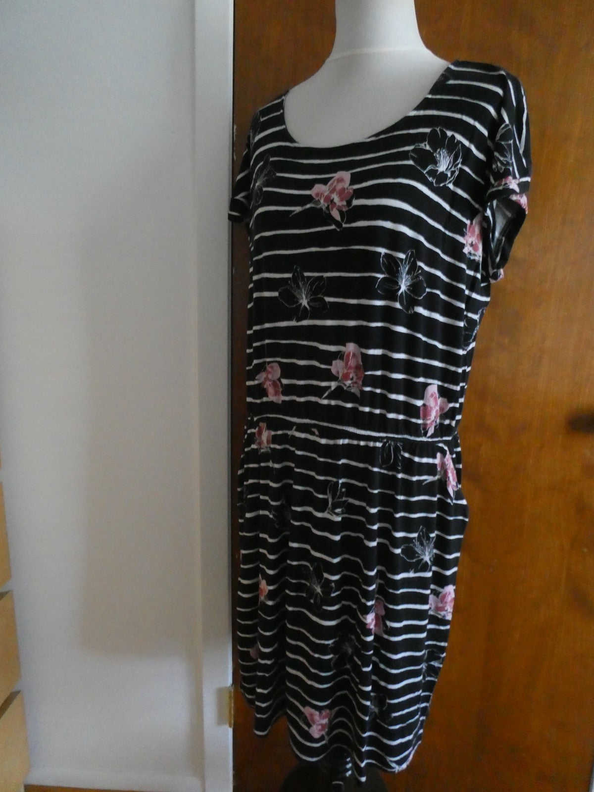 Apt 9 Dress Women's XL Black White Stripe Floral Rayon Spandex Pockets RN 73277