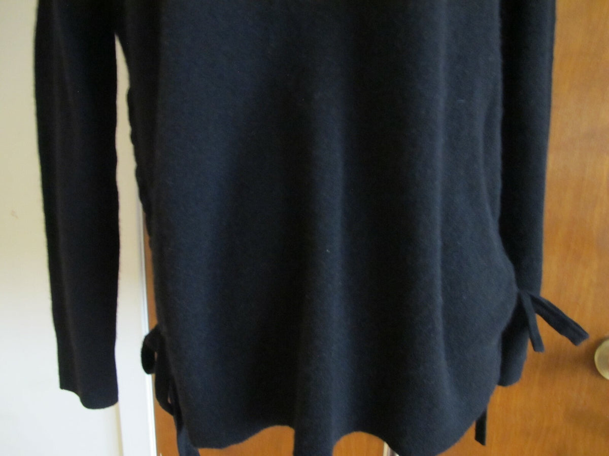 Bloomingdale's Women's Black 2 Ply Cashmere Guttered Sweater Small  