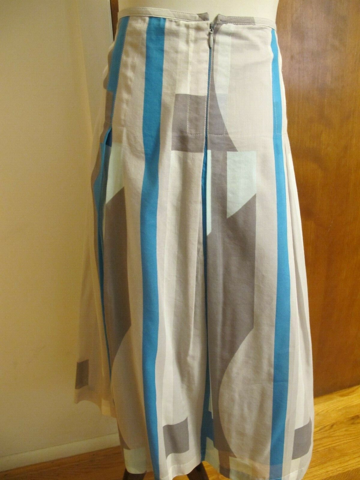 Calvin Klein women's gray blue lined lightweight soft fabric skirt size 12