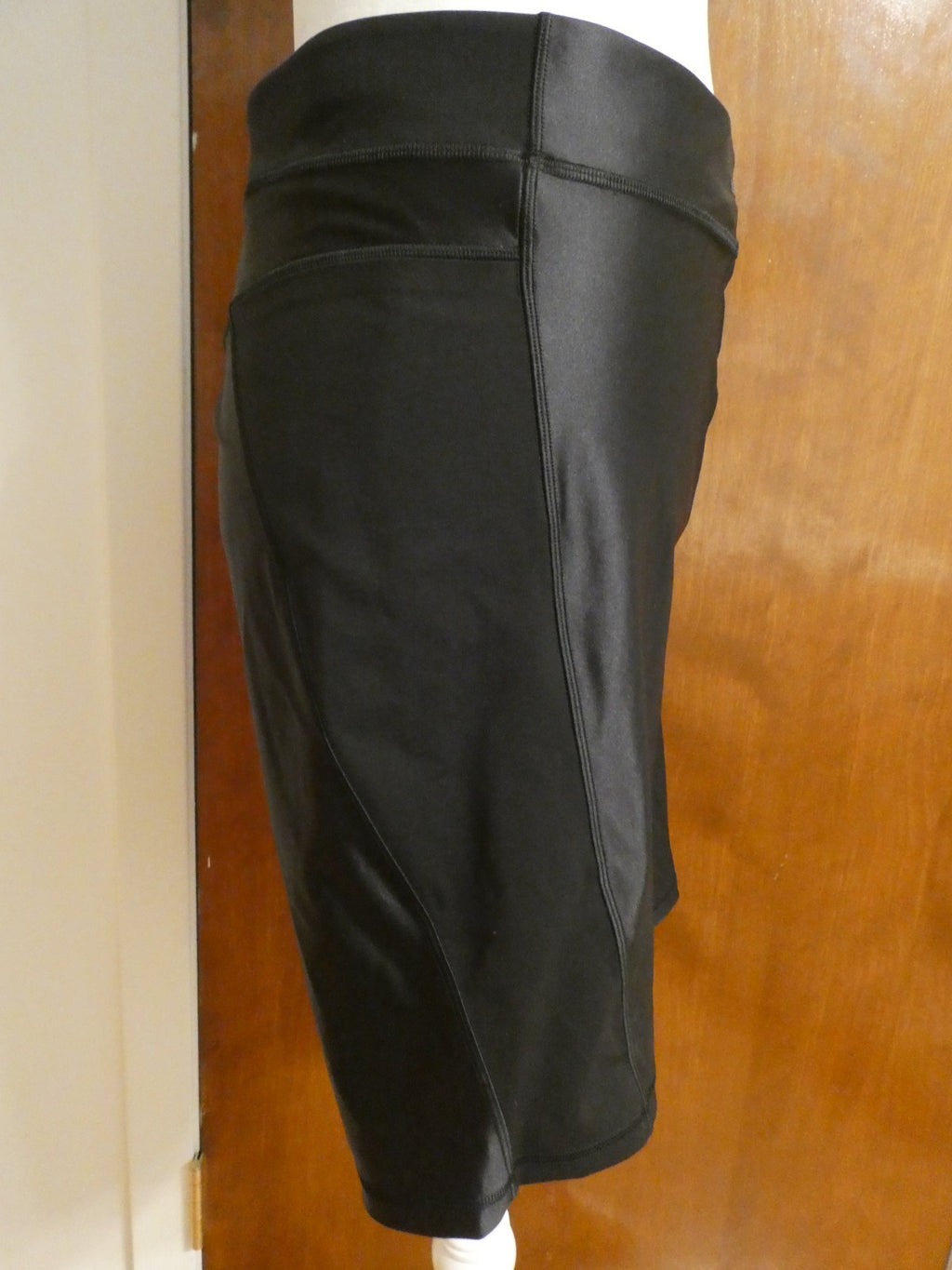 Lululemon Satin Shine Panelled HR Short 8" Wordmark Black Size 14 NWT