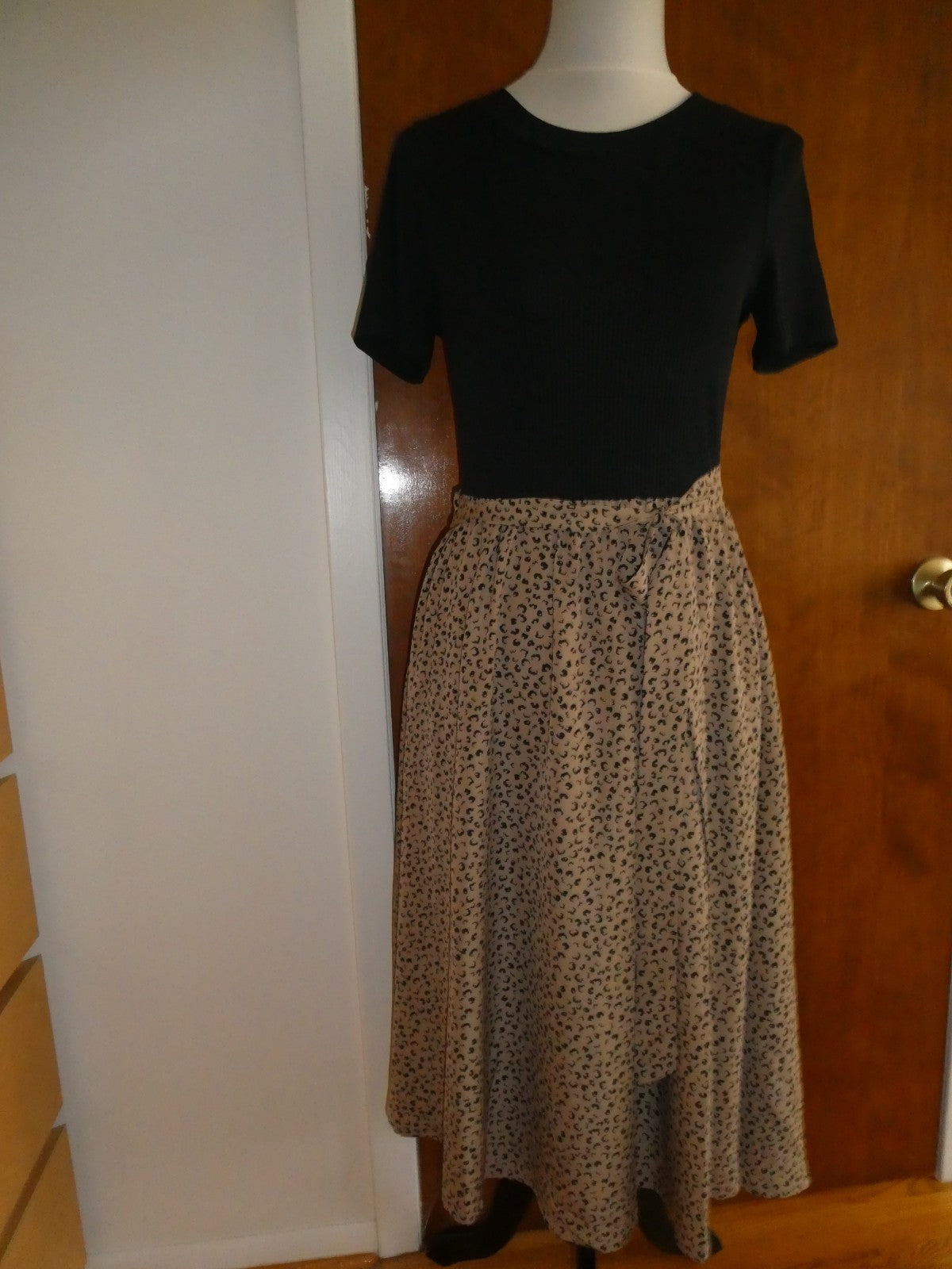 Zattcas Women's Small Black Rib Knit Animal Print Midi Dress Tie Waist NWT