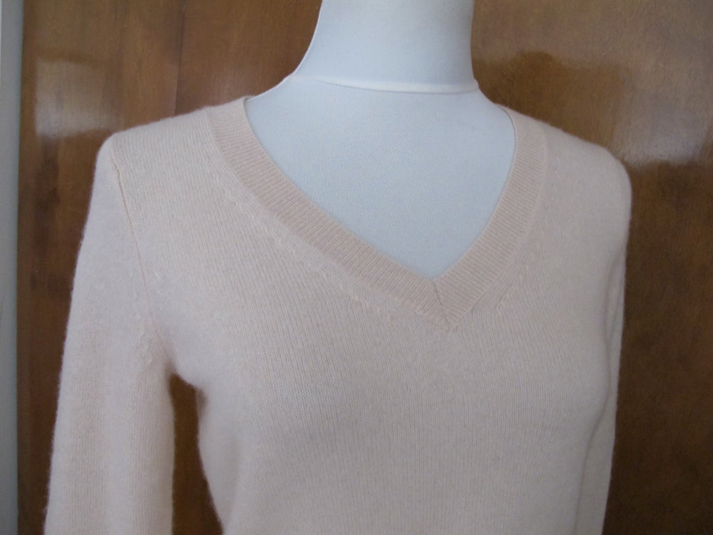 Bloomingdale’s women’s beige nude cashmere sweater Size XS, XL