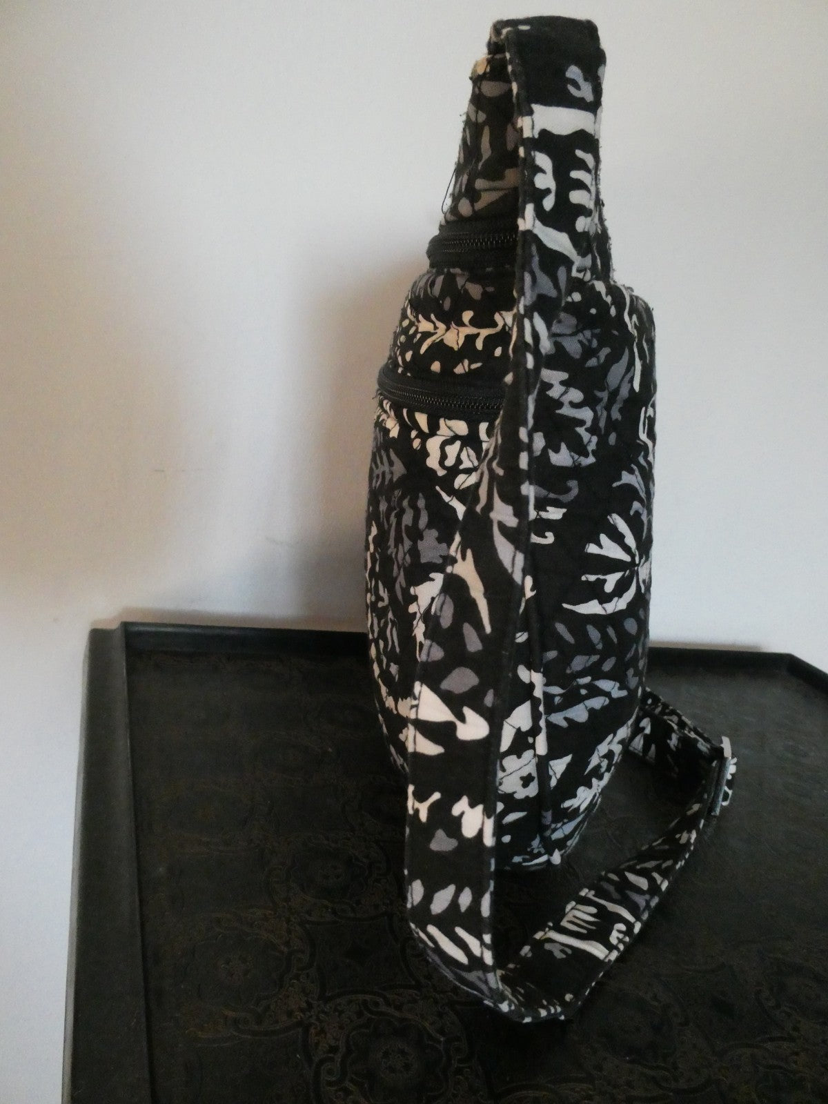 Vera Bradley Women's Black/White Shoulder Crossbody Quilted Zippered Bag