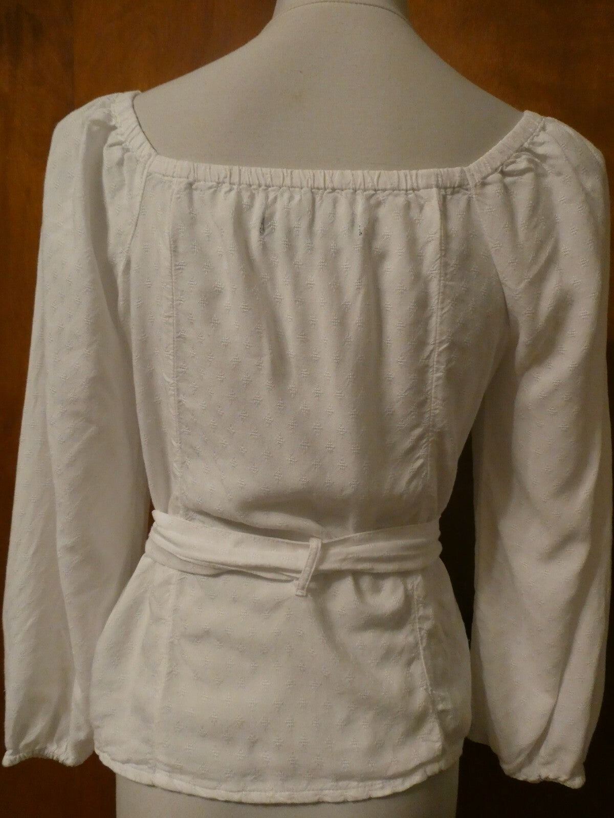 Abercrombie & Fitch women’s 100% viscose white top 
