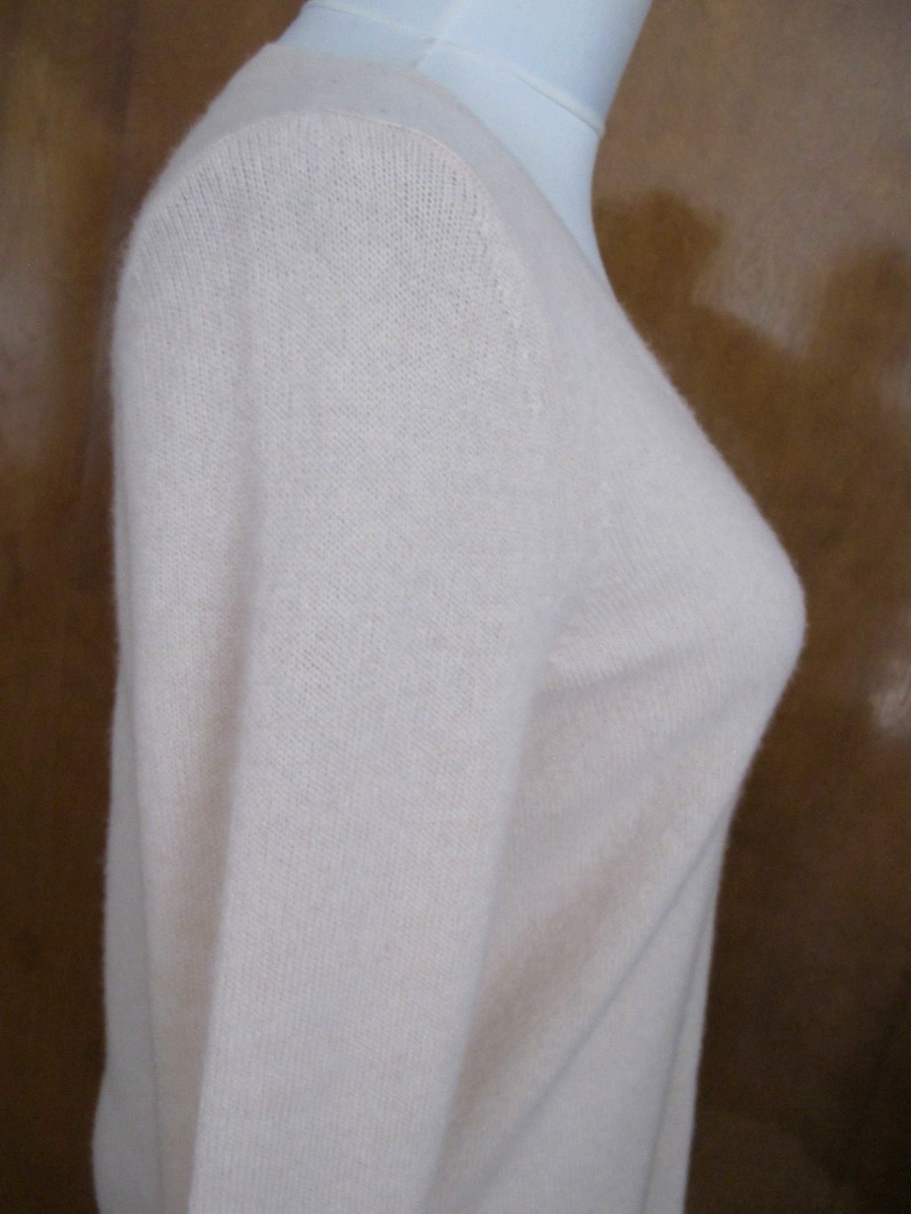 Bloomingdale’s women’s beige nude cashmere sweater Size XS, XL