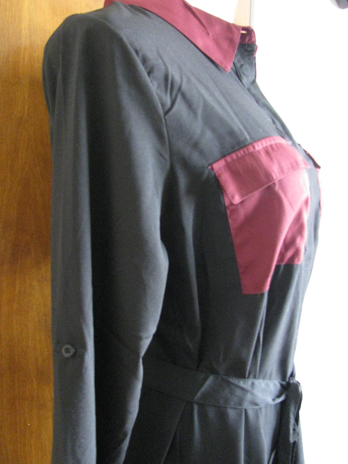 Romeo & Juliet Women's Black Burgundy Dress Size Medium NWT