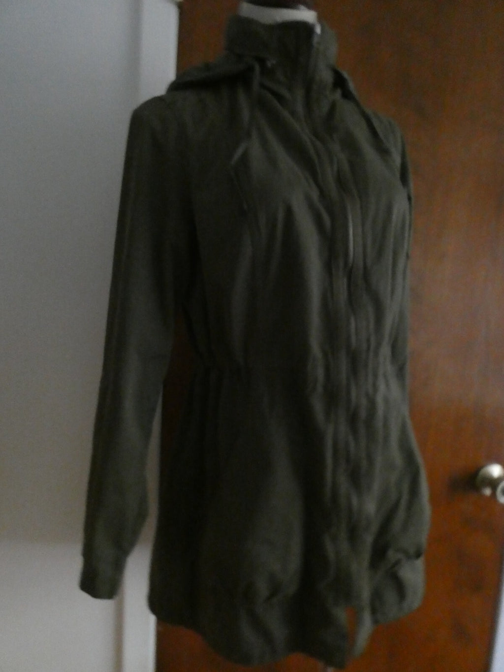 Mossimo Supply Co Women’s Olive Green Water Resistant Hood Jacket Size Small
