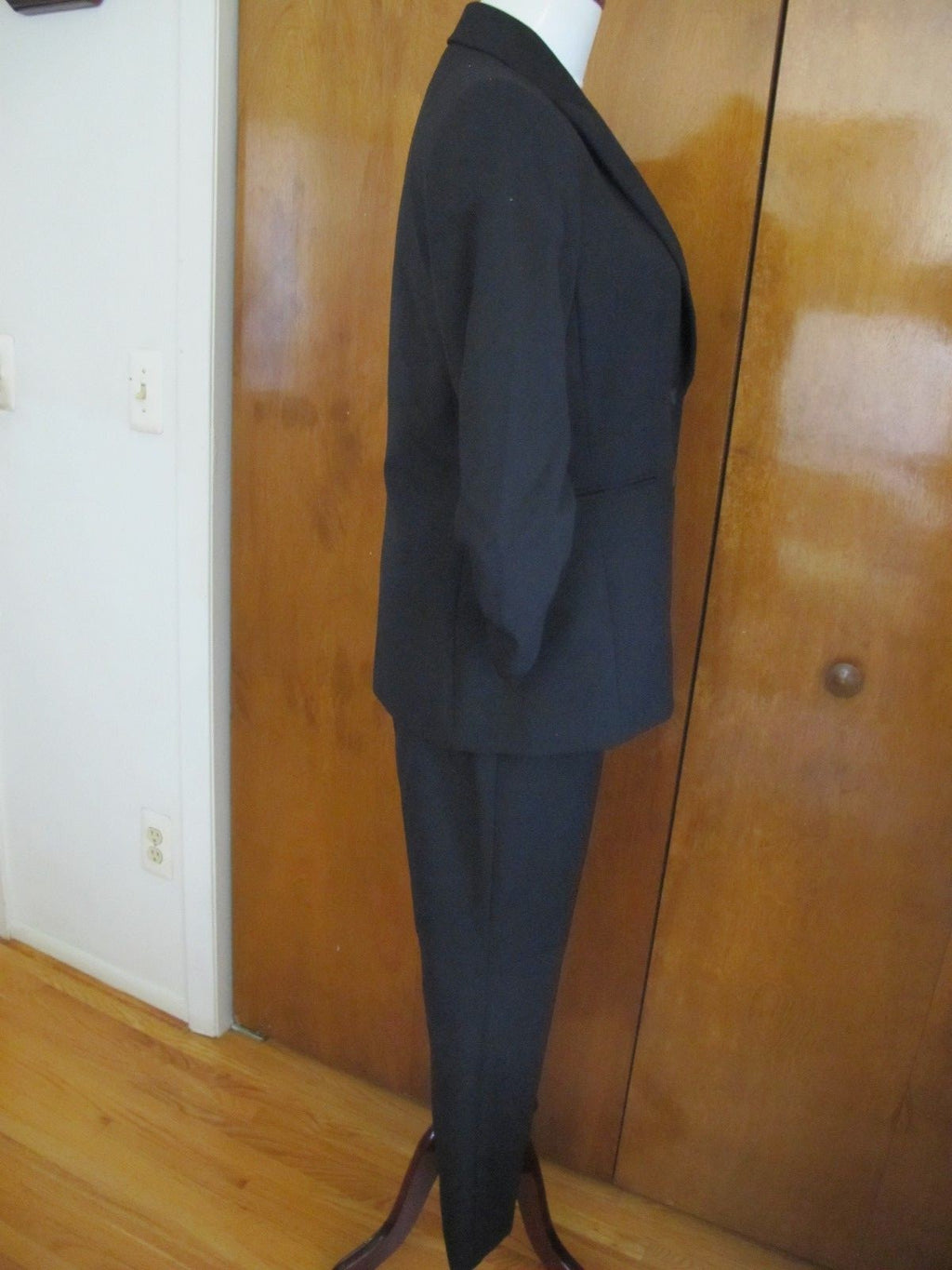 Tahari Asl Women's Black Guttered Sleeves Pant Suit Set 6 NWT