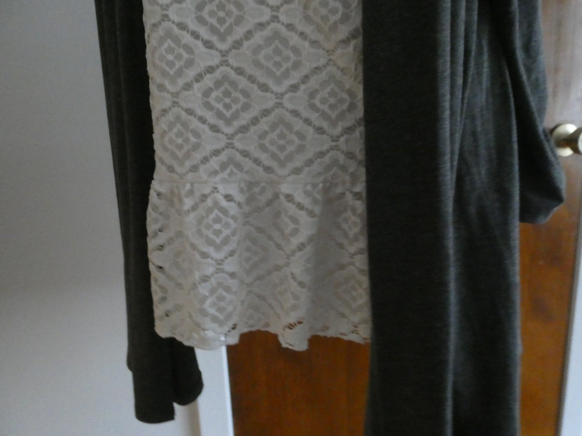 AB STUDIO Women's Gray/White Detailed built in lace overlay shell with ruffle XL