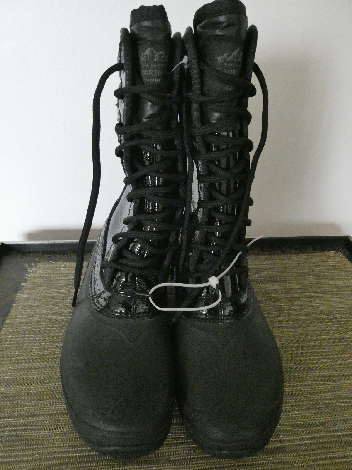 The North Face authentic women's black waterproof lace-up boots sz 7