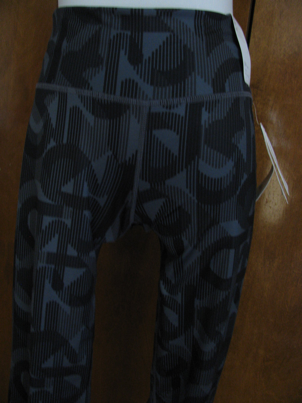 GapFit women's gray logo print regular rise leggings size Large