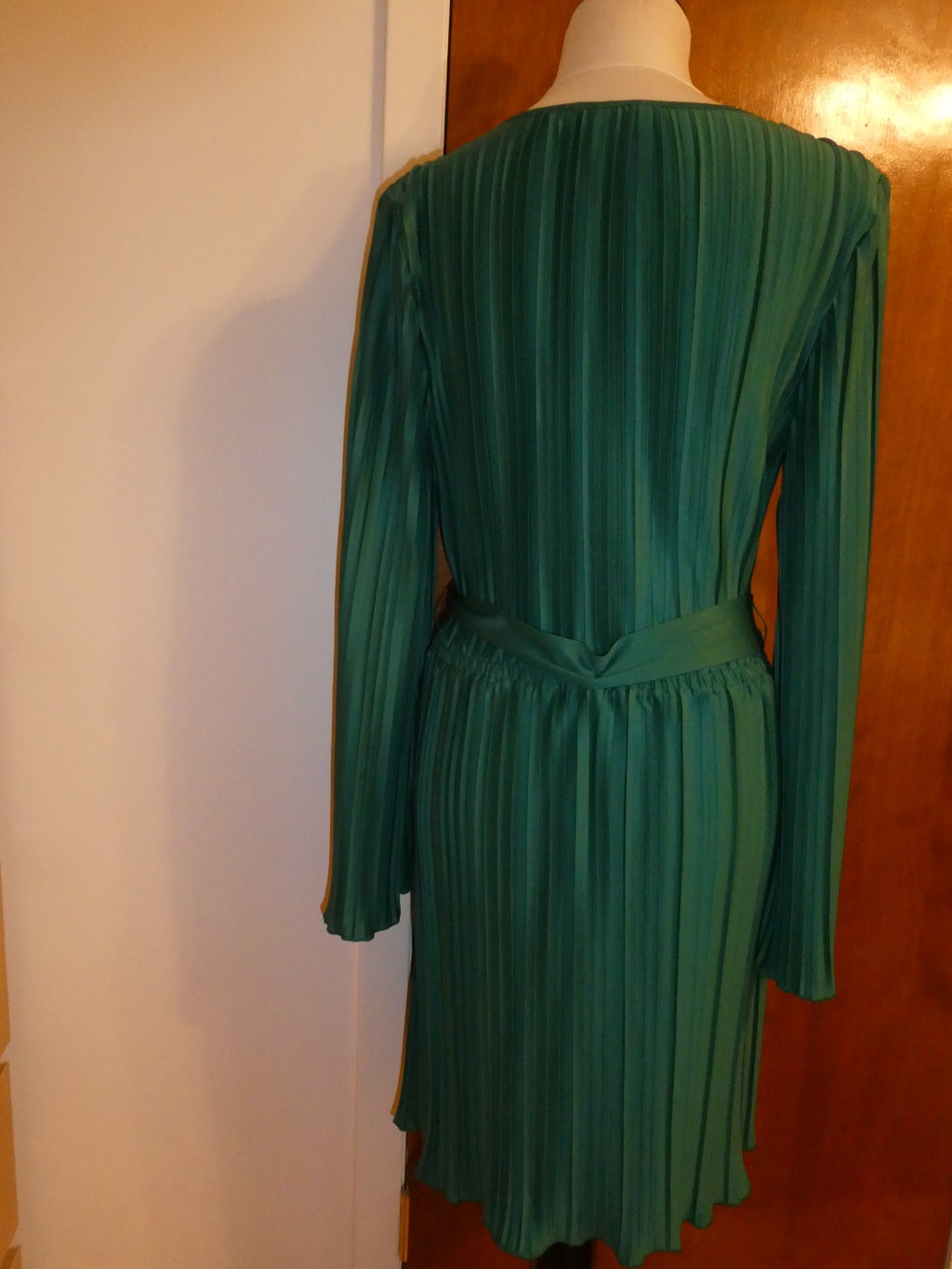 Olivia & Mckaylie Women Green Pleated Dress Long Sleeve Gold Tone Detail Large