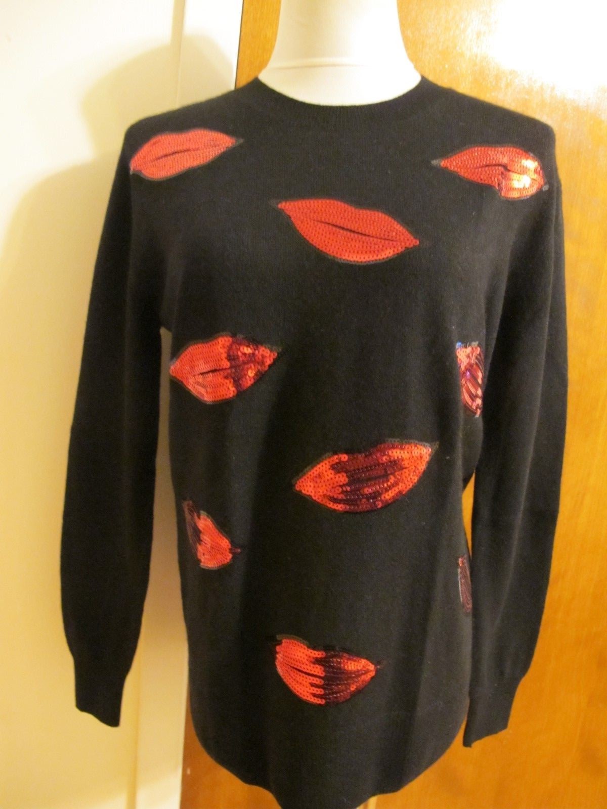 Bloomingdale Aqua Women’s Black Red Combo Cashmere Sweater Small